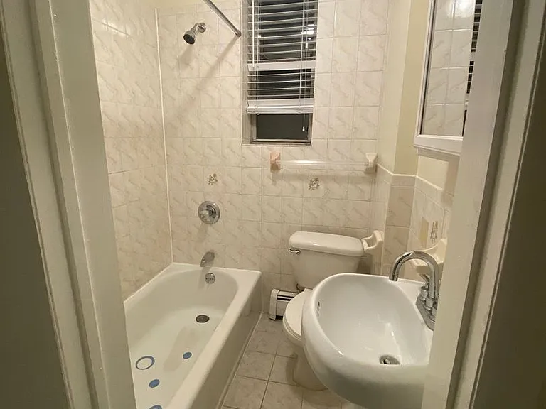 810 - OM-810 West Street LLC — Photo 8
