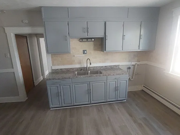 335 High St — Photo 2