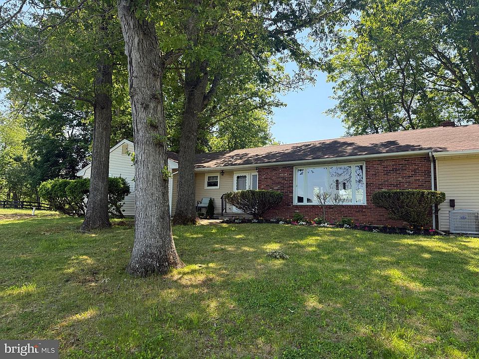 1st image of 193 Burlington Path Rd