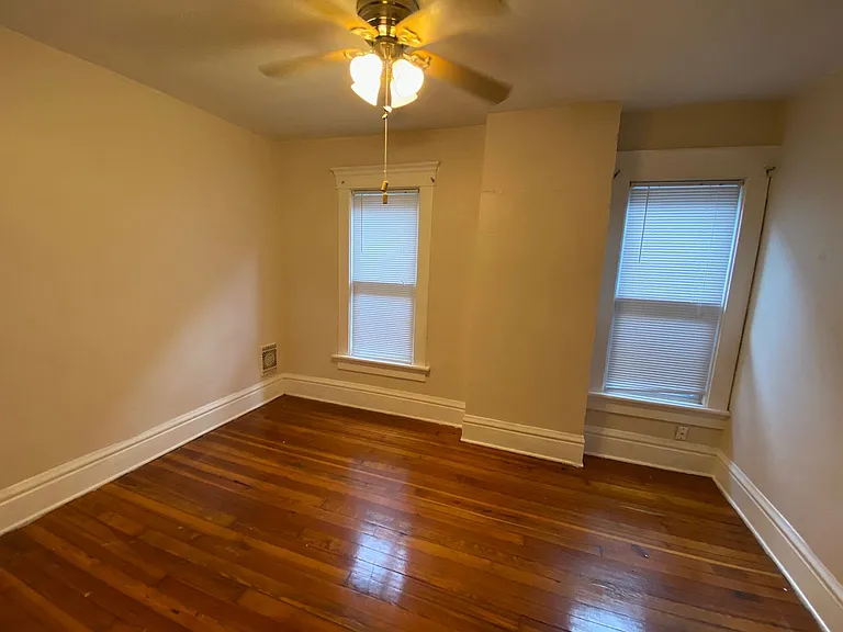 King Ave 252-254 SCR — Photo 10