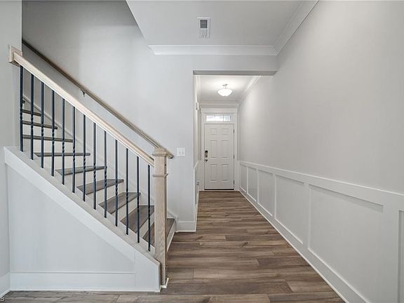 3rd image of 1213 Harbor Crossing Way