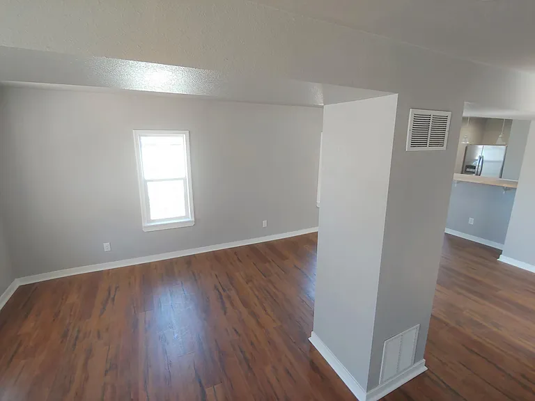 1208 Taylor Ave — Photo 9