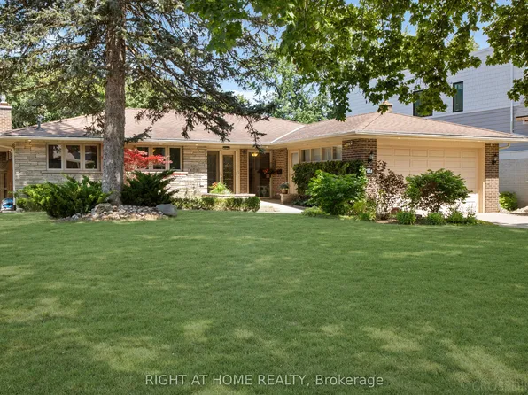 39 Grovetree Rd, Toronto, ON M9V 2Y4