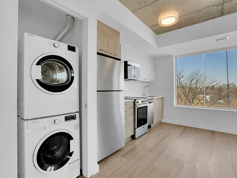 36 Robinson Ave — Photo 35
