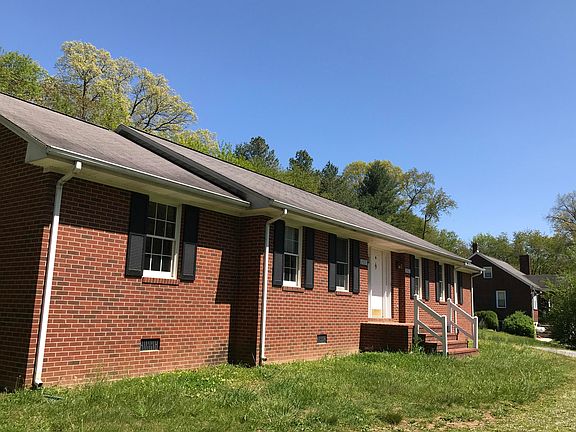 4th image of 2420 Mount Pleasant Blvd SE