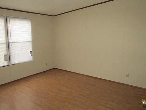 5th image of 28463 Beechwood Dr