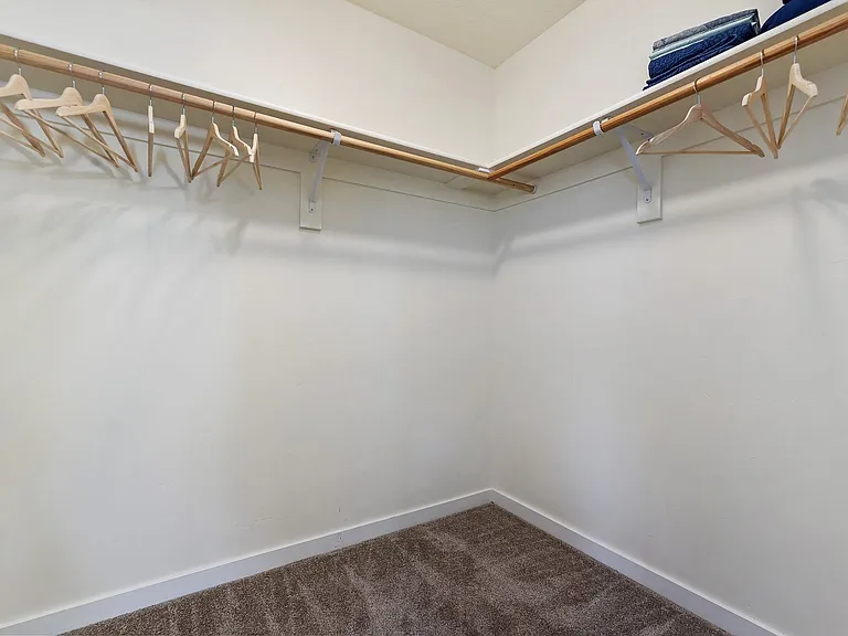 Pennwood Apartments — Photo 14