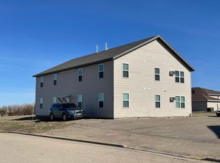 206 10th Ave SE #C & D, Crosby, ND 58730