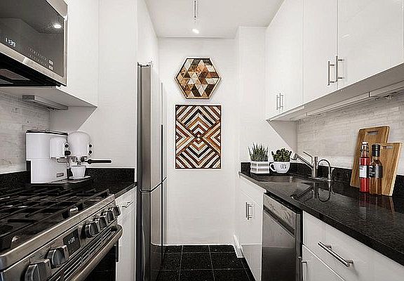 3rd image of 300 E 75th St APT 11A