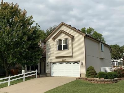 208 Pacific Ct, Raymore, MO, 64083