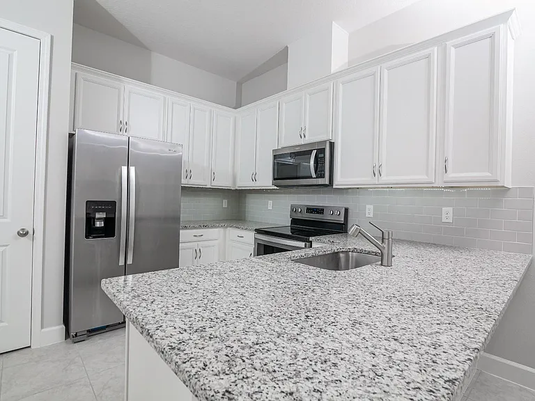 13825 Lippman Aly — Photo 11