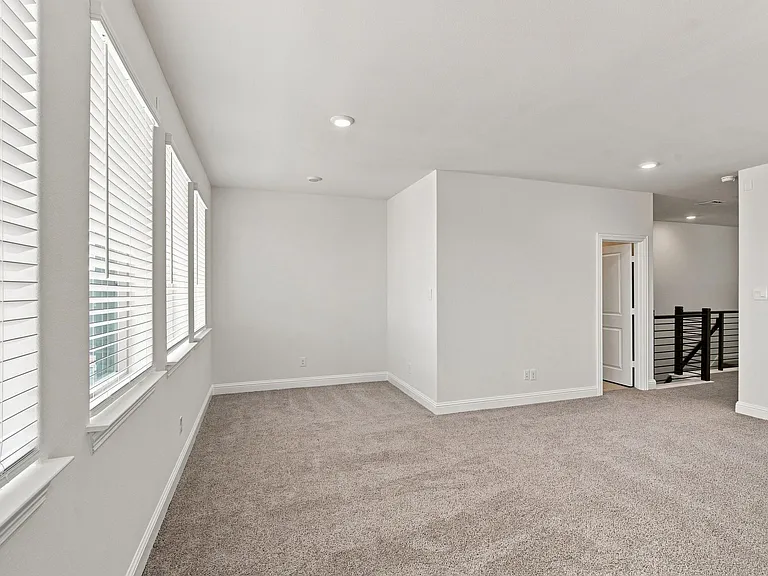 1012 Snapdragon Dr — Photo 23
