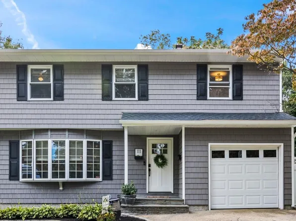 111 Iceland Drive, South Huntington, NY 11746