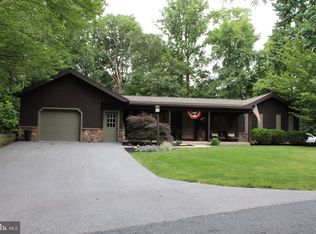 246 Acorn Ln, Lititz, PA 17543