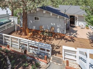 1010 Brookside Ln, Fawnskin, CA 92333