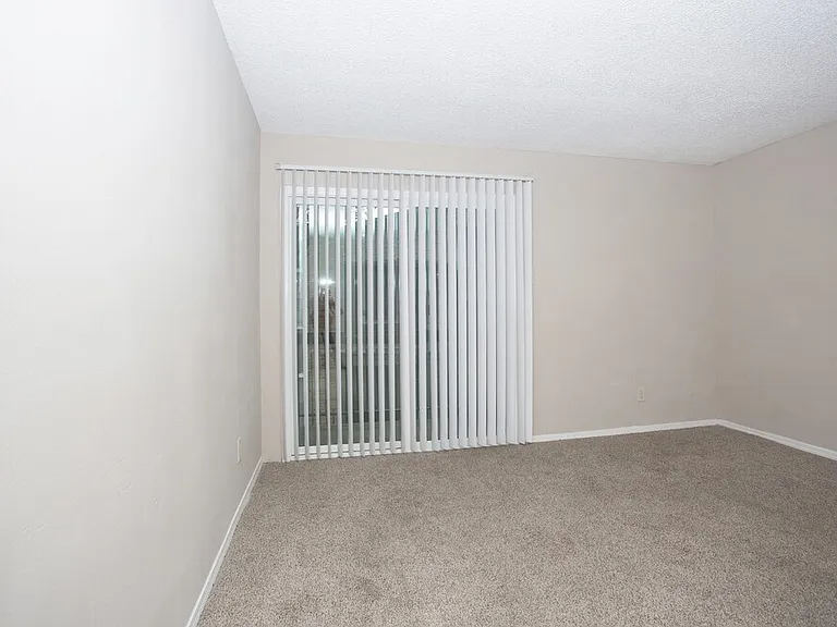 Villa Nueva Apartments — Photo 28