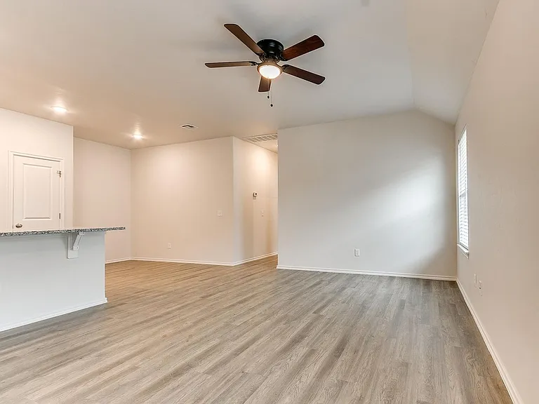 3705 N Divis Ave — Photo 44