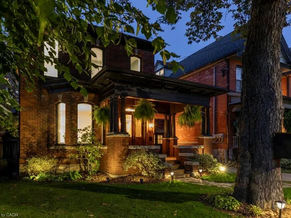 150 Markland St, Hamilton, ON L8P 2K5