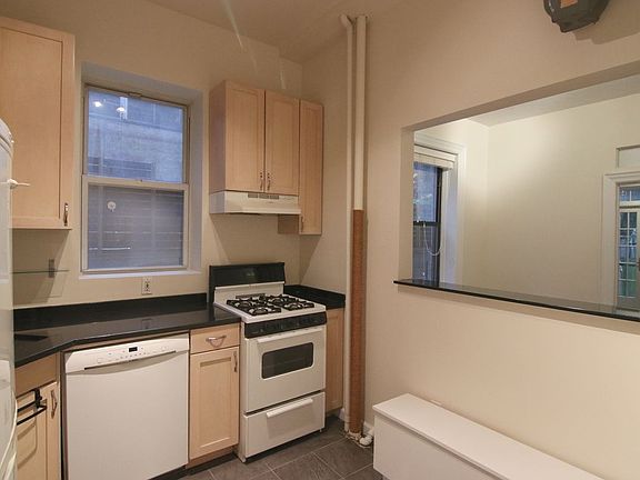 4th image of 19 Christopher St APT 2