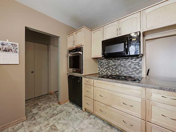 5th image of 4315 E Charleswood Dr NW