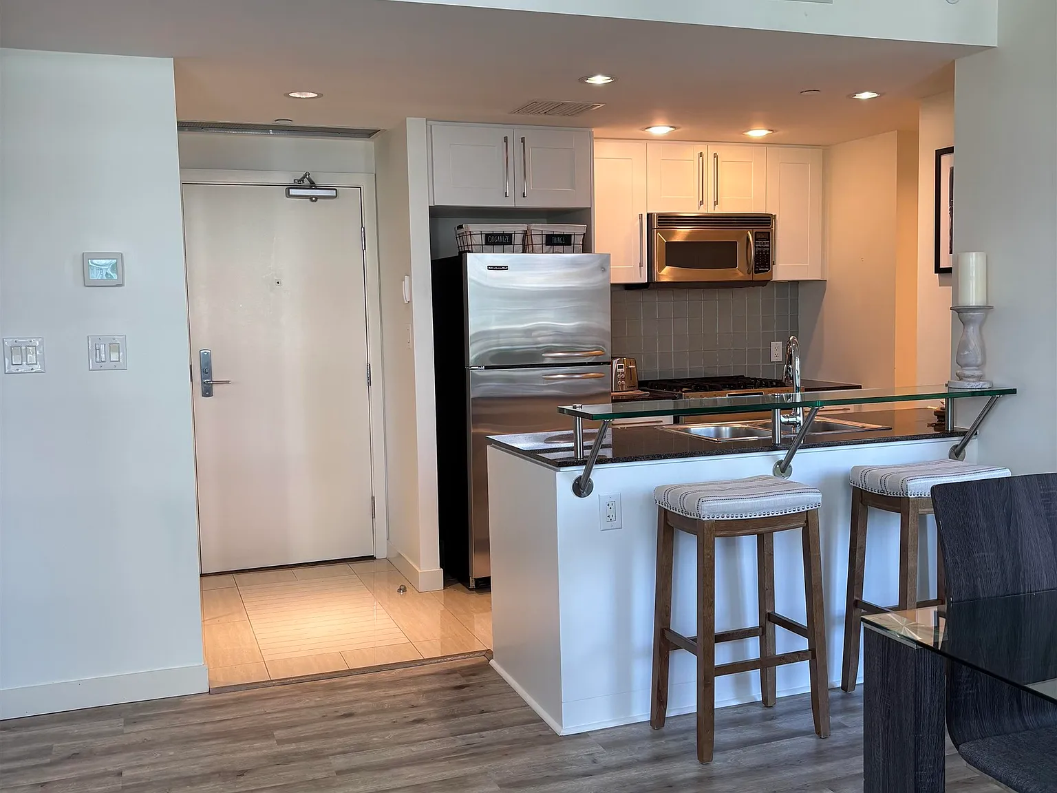 1 bed, 700 sqft, $3,500 — Photo 3