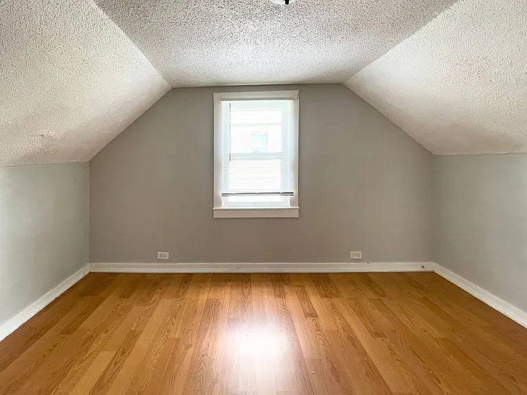 2217 S Jefferson St — Photo 13