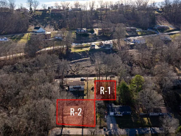 301 Dempsey Ln, Rossville, GA 30741
