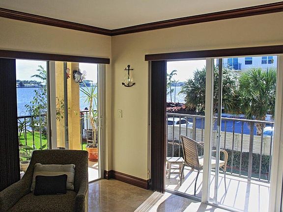 2nd image of 1206 S Lake Dr APT 203