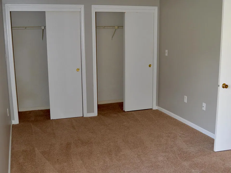 Large upstairs bedroom #2