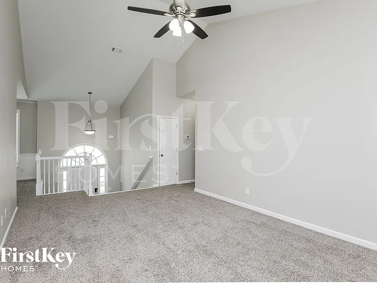 731 Mallard Dr — Photo 4