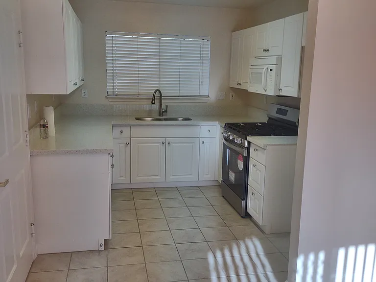 1061 Mountain View Dr — Photo 11