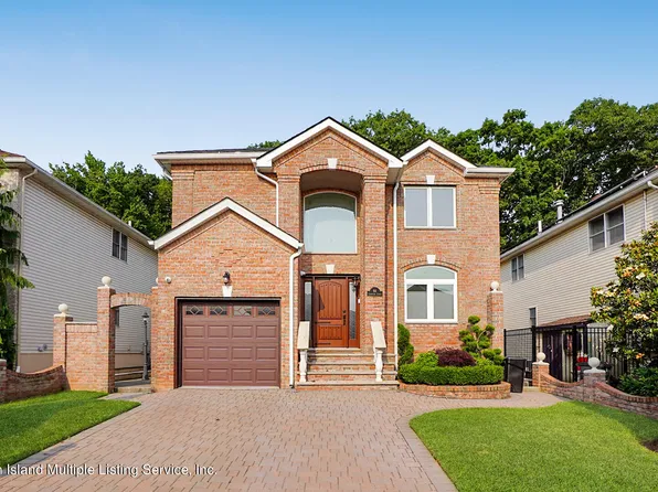 64 Covington Cir, Staten Island, NY 10312