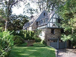 2nd image of 32 Mercer Ave