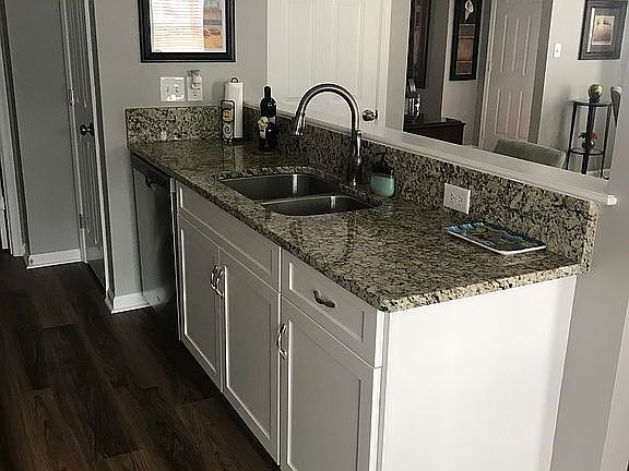 3rd image of 117 Belmont Cir