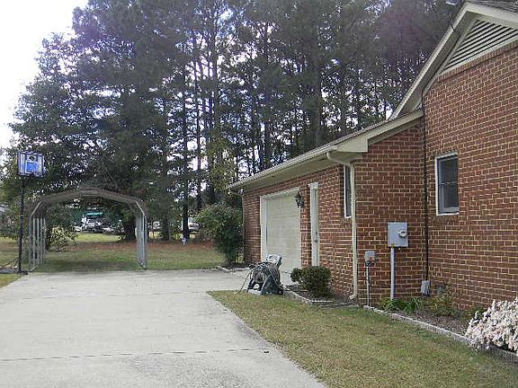 2nd image of 58 Crescent Ct