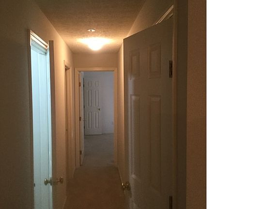 5th image of 903 Woodbridge Ct Unit K