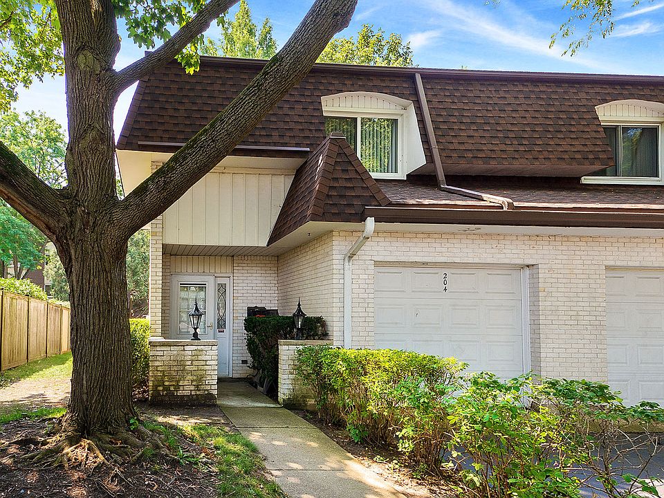 1st image of 204 Pin Oak Dr Unit 204