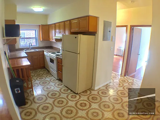 Rented by Highline Residential | media 28