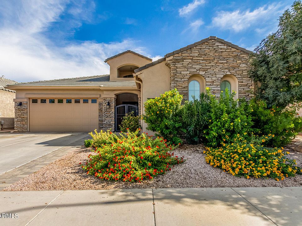 1st image of 193 E Crescent Pl
