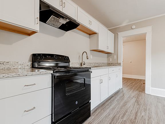 5th image of 1001 Hern Ave