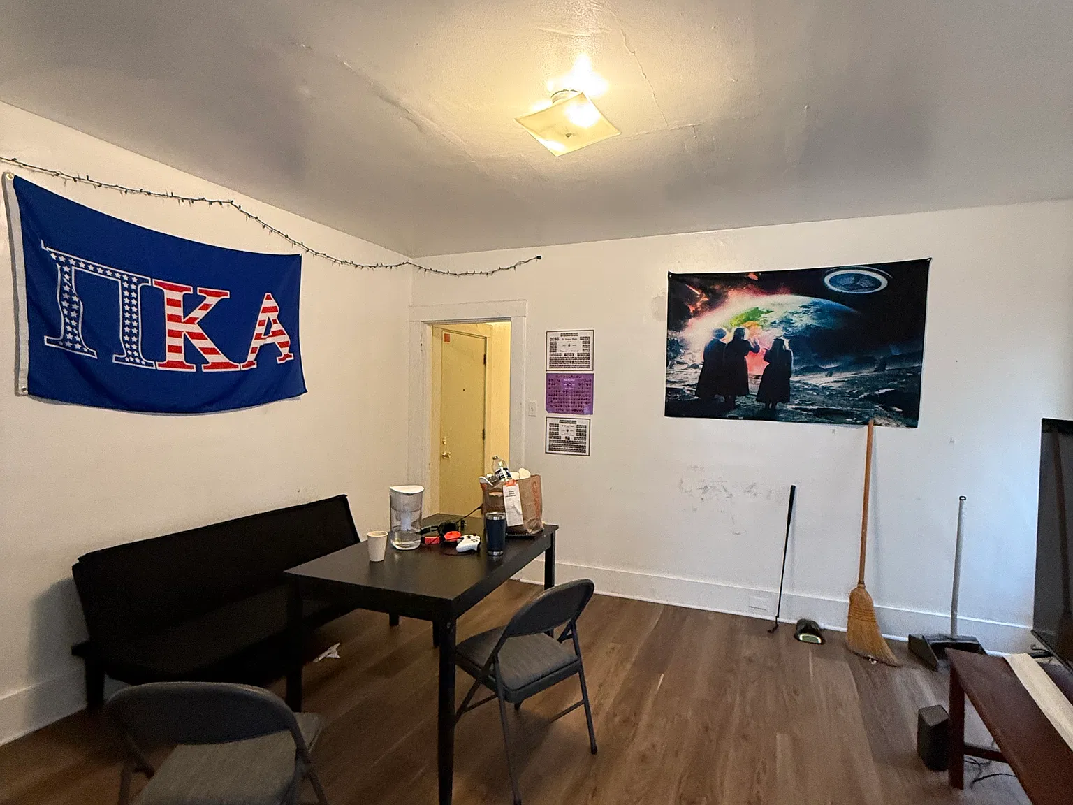 2 bed, 1050 sqft, $1,495 — Photo 2