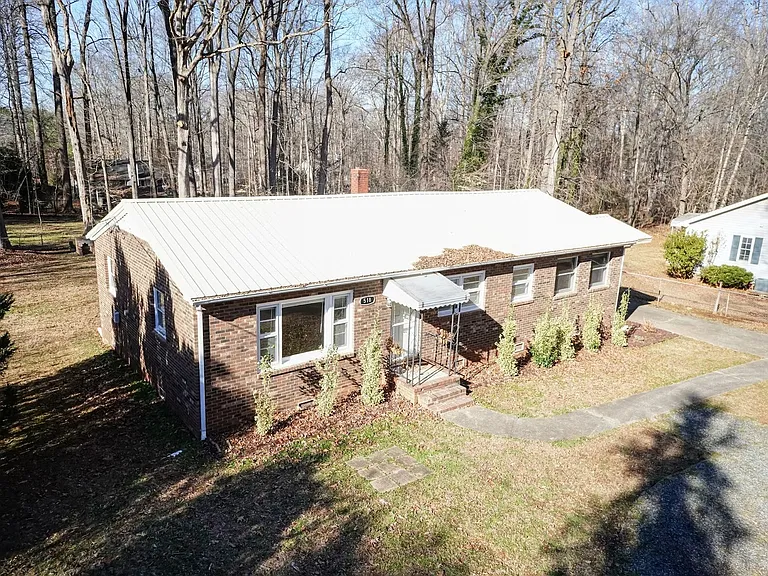 518 Buttonwood Dr — Photo 4