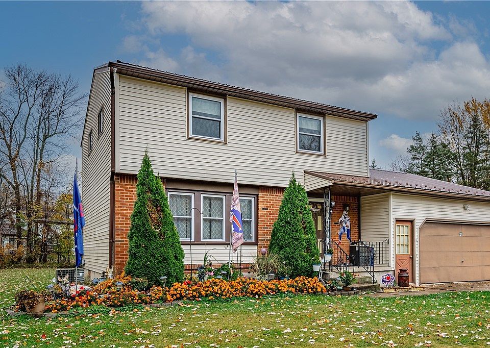 1st image of 21 Lyrae Dr