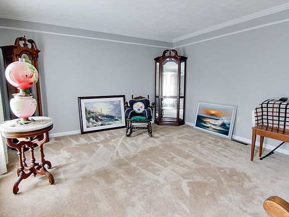 2nd image of 100 Woodbine Dr