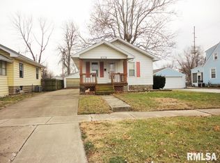 920 W Park Blvd, Taylorville, IL 62568