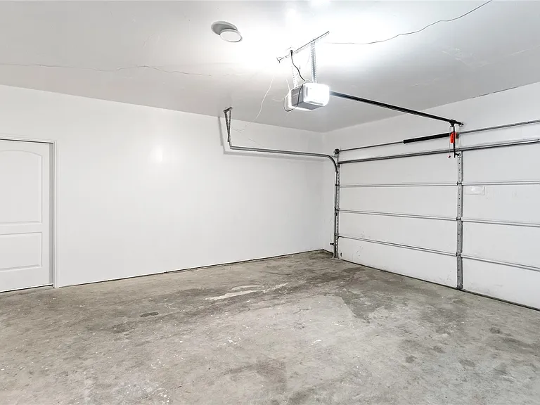 11017 Panther Ct — Photo 39