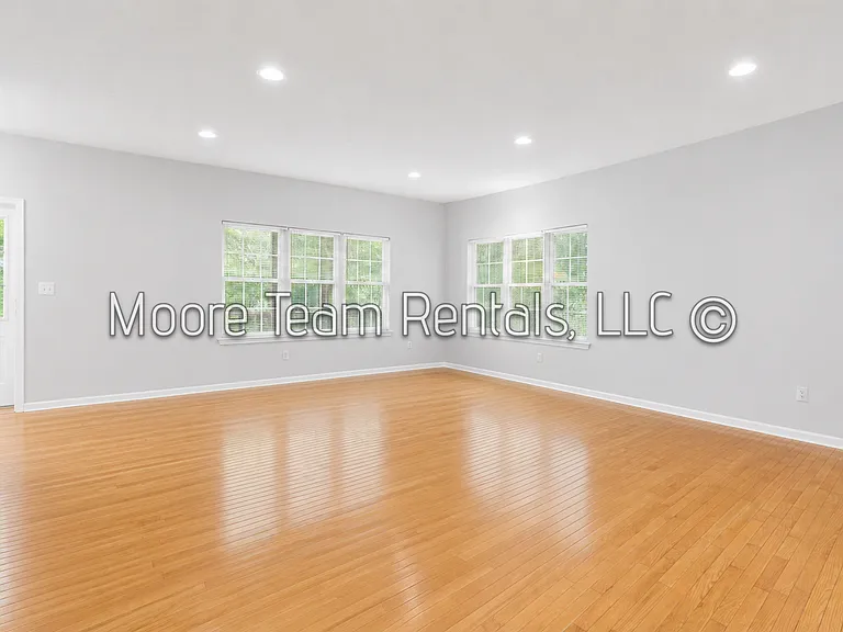 250 Highland Golf Dr — Photo 6