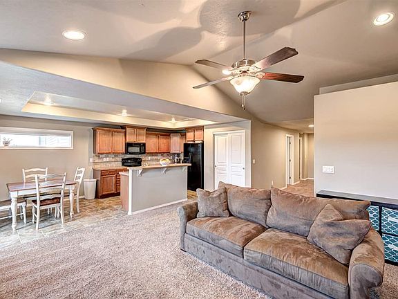 5th image of 546 Jordan Ln