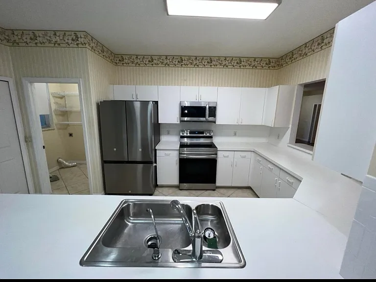 981 NW Tuscany Dr — Photo 7