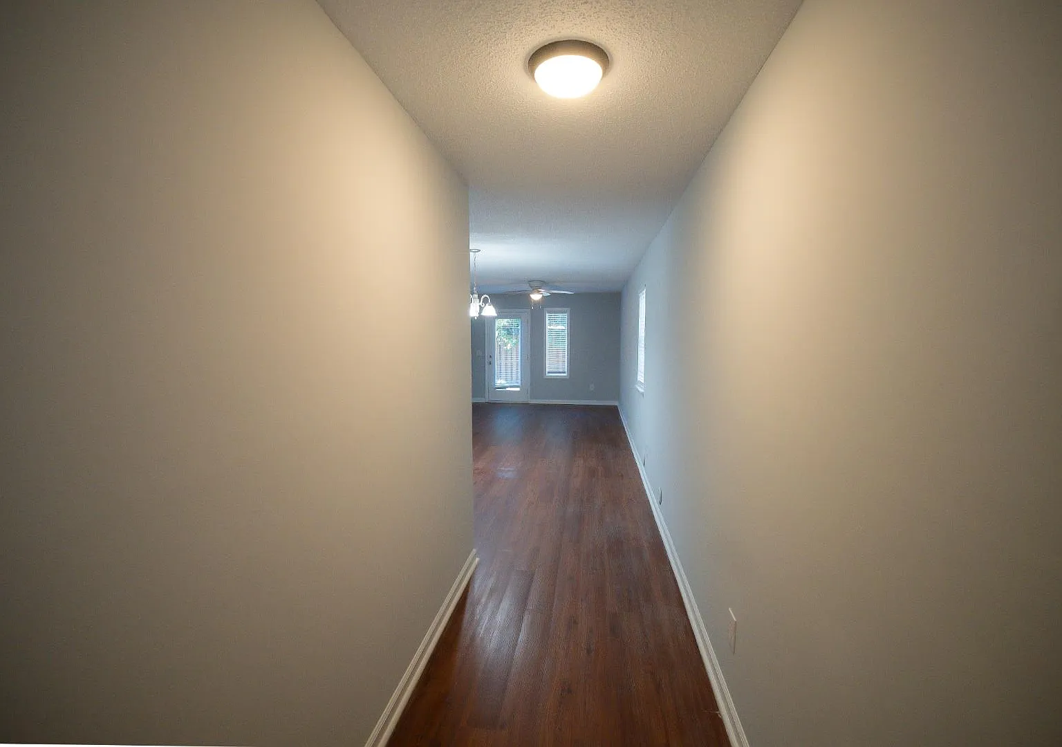 944 Bonham Ave — Photo 4